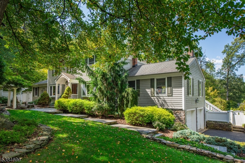 9 ROLLING RIDGE RD
