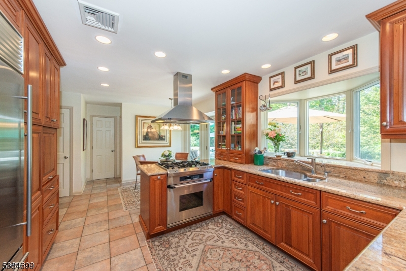 9 ROLLING RIDGE RD