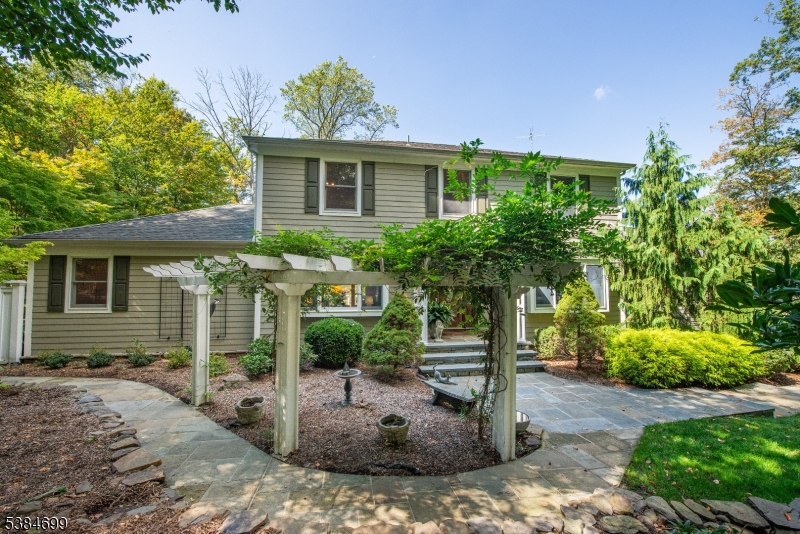 9 ROLLING RIDGE RD