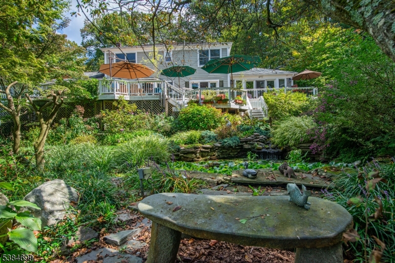 9 ROLLING RIDGE RD