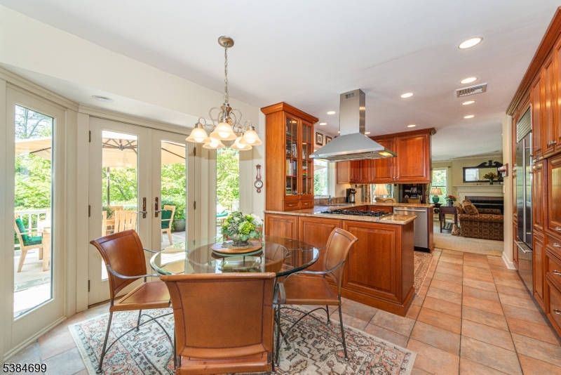 9 ROLLING RIDGE RD