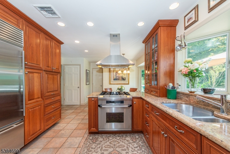 9 ROLLING RIDGE RD