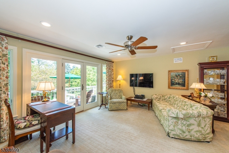 9 ROLLING RIDGE RD