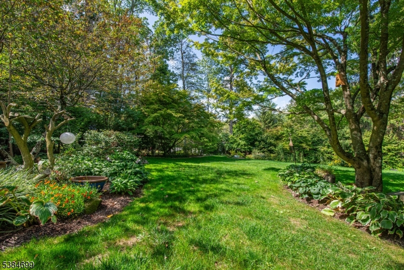 9 ROLLING RIDGE RD