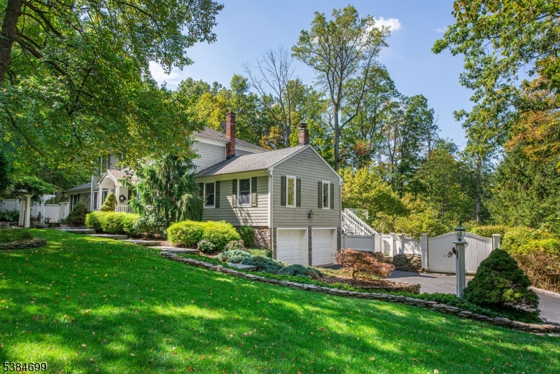 9 ROLLING RIDGE RD