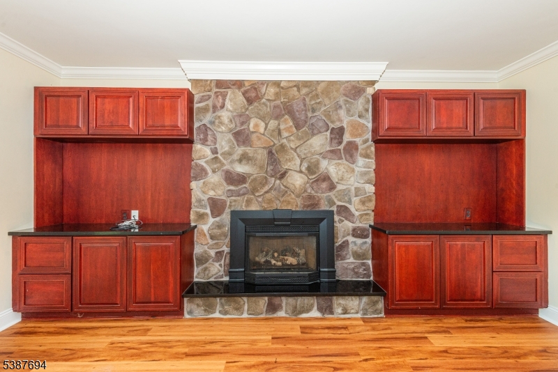13 HOLLY DR