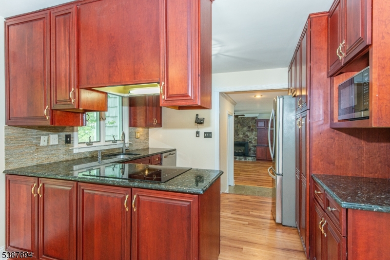 13 HOLLY DR
