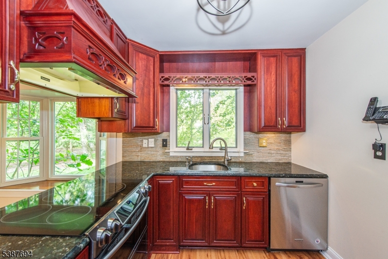 13 HOLLY DR
