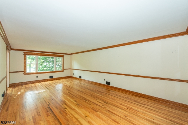 13 HOLLY DR