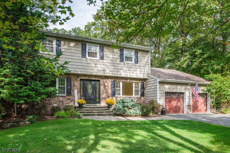 13 HOLLY DR