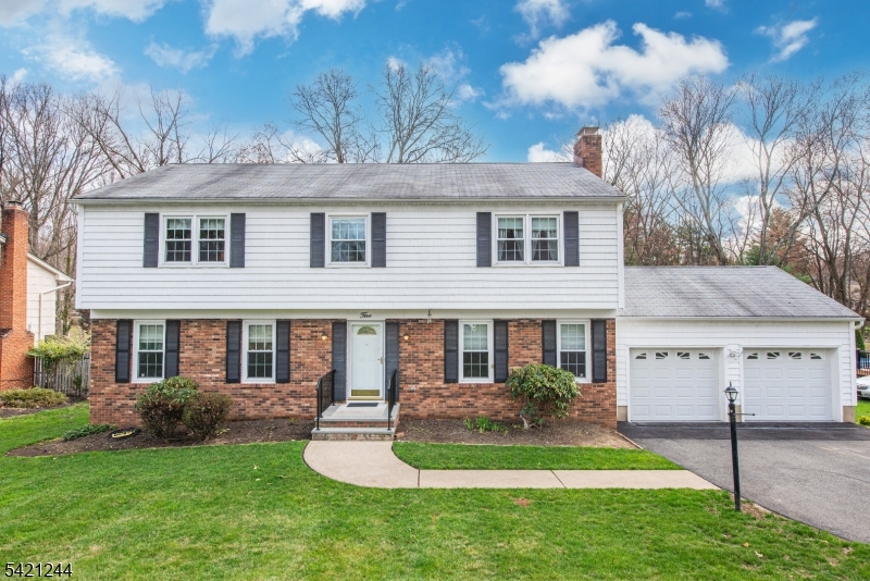 5 BROOK CT