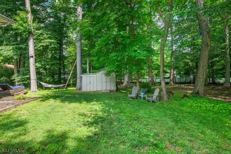 17 Hillcrest Dr