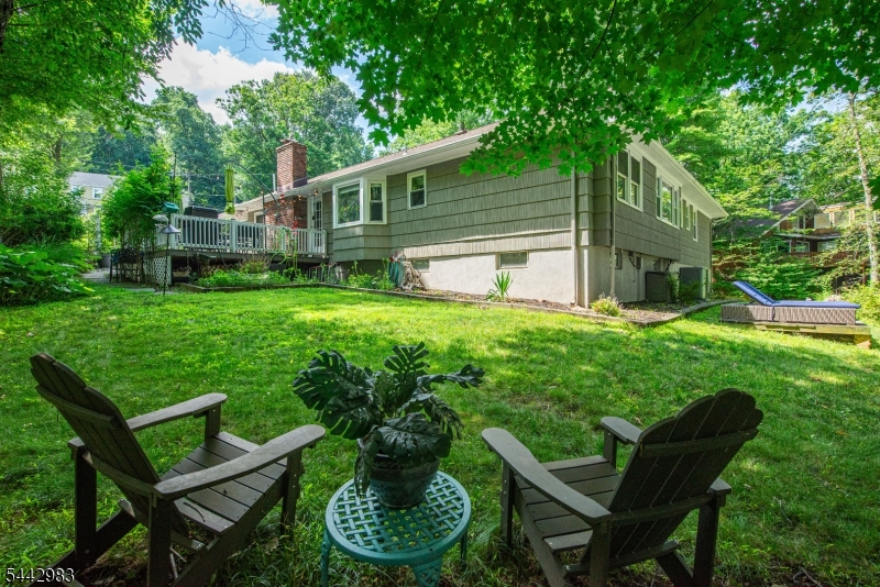 17 Hillcrest Dr