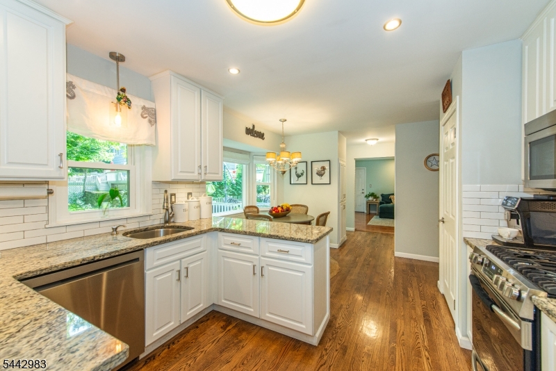 17 Hillcrest Dr