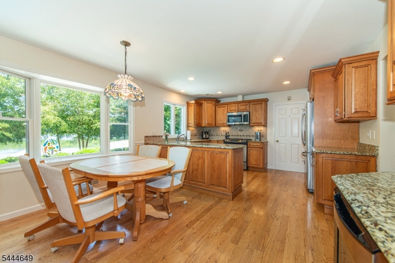 10 INDIAN TRAIL RD