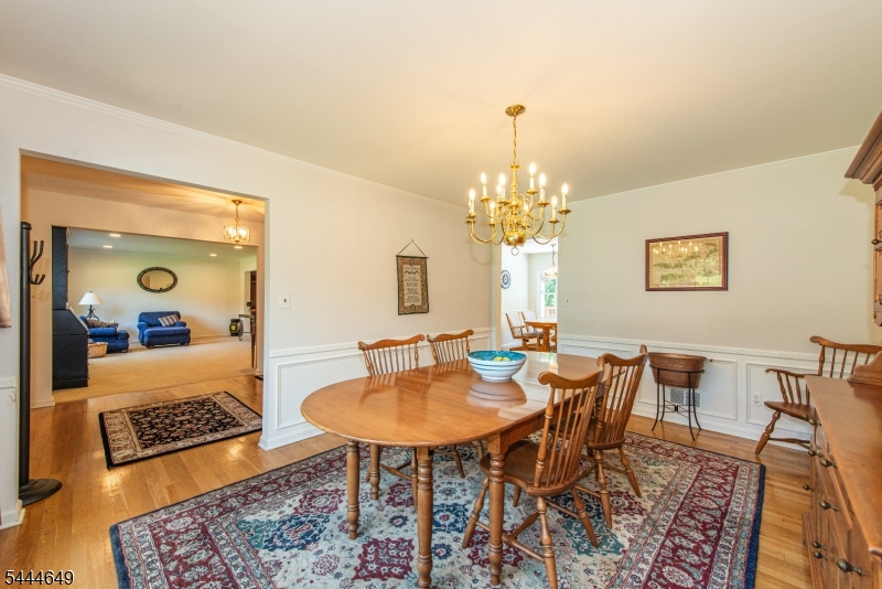 10 INDIAN TRAIL RD