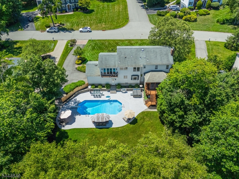 10 INDIAN TRAIL RD