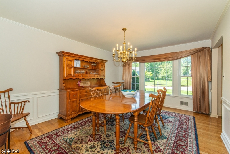 10 INDIAN TRAIL RD