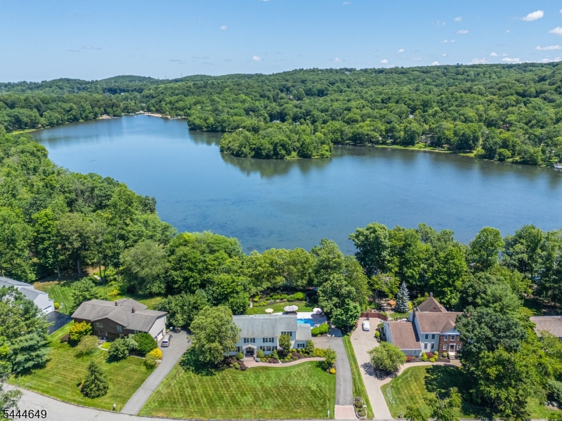 10 INDIAN TRAIL RD