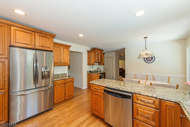 10 INDIAN TRAIL RD