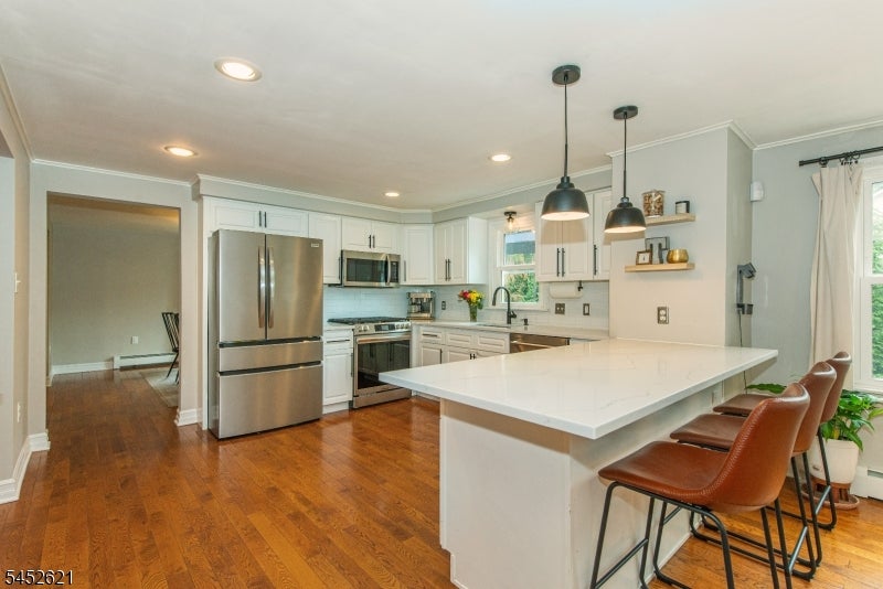 8 SOUTHVIEW RD