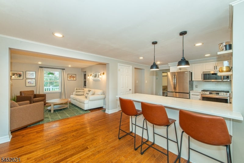 8 SOUTHVIEW RD