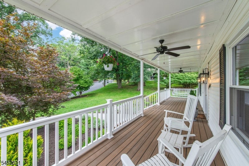 8 SOUTHVIEW RD