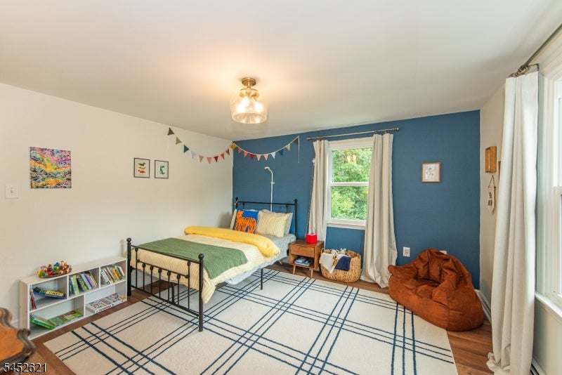 8 SOUTHVIEW RD