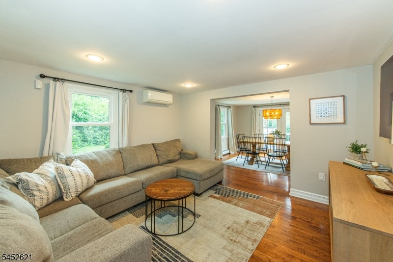 8 SOUTHVIEW RD