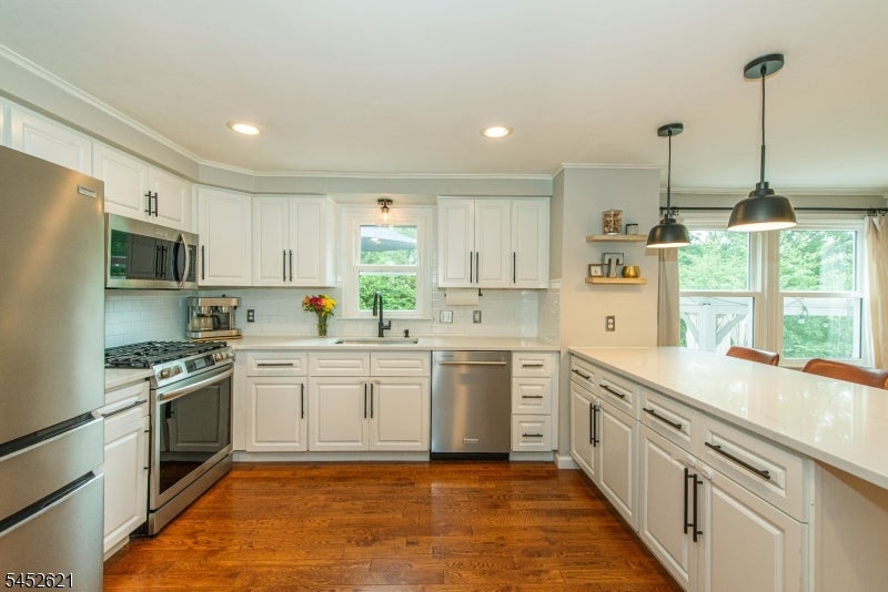 8 SOUTHVIEW RD