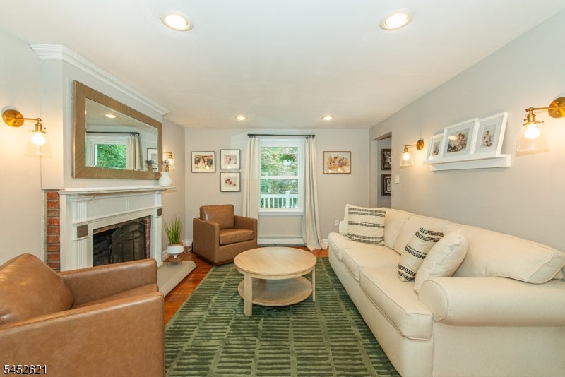 8 SOUTHVIEW RD