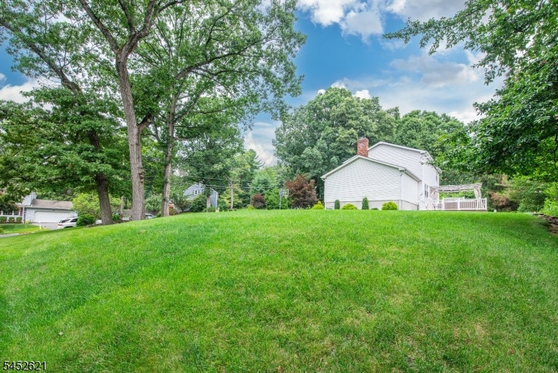 8 SOUTHVIEW RD