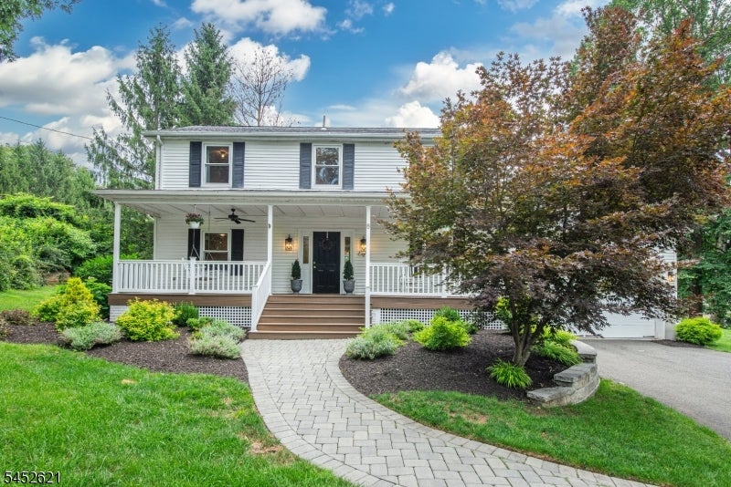 8 SOUTHVIEW RD