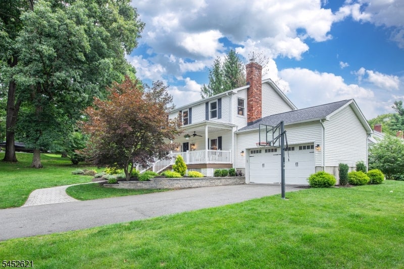8 SOUTHVIEW RD