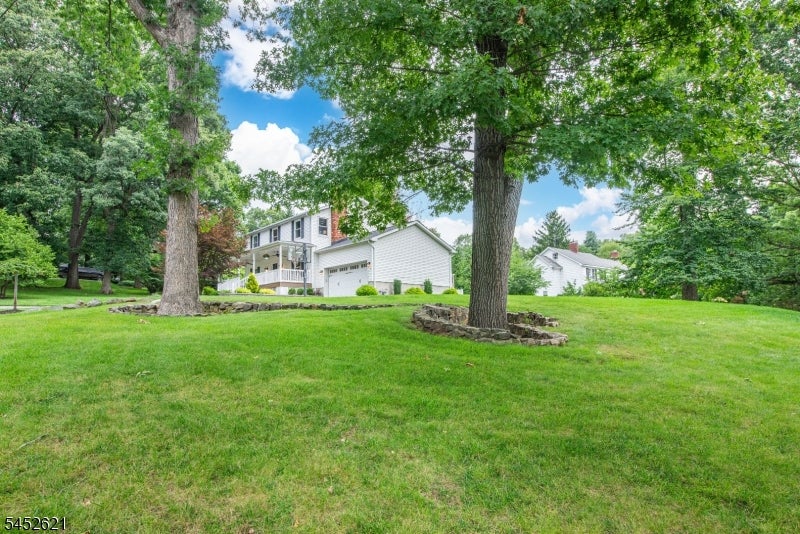 8 SOUTHVIEW RD