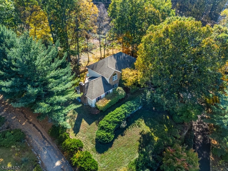 10 JAMES RD