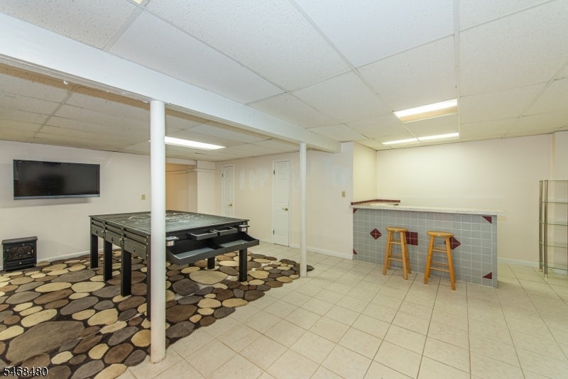 10 JAMES RD