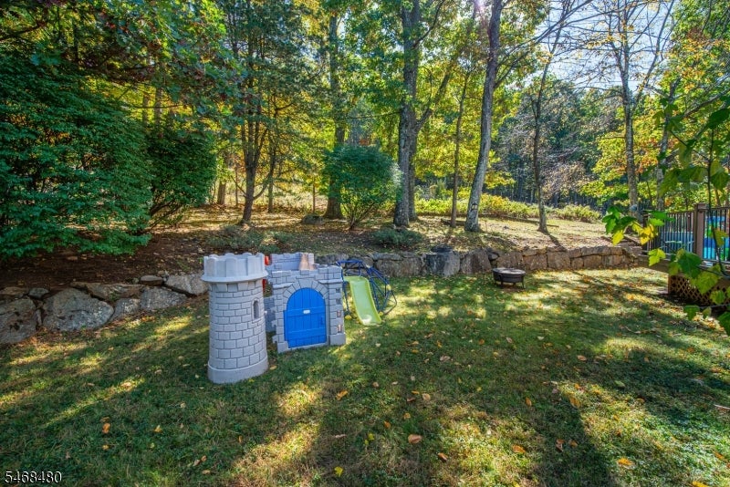 10 JAMES RD