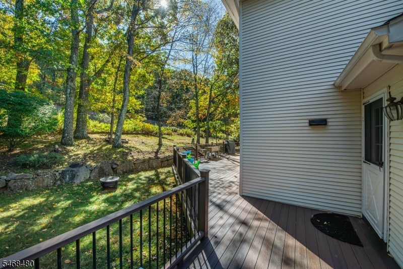 10 JAMES RD