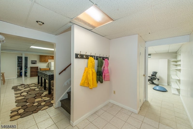 10 JAMES RD