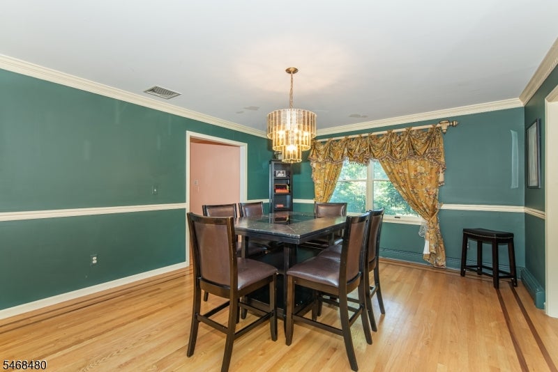 10 JAMES RD