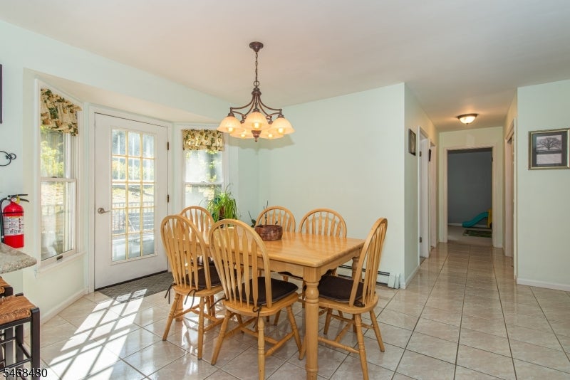10 JAMES RD