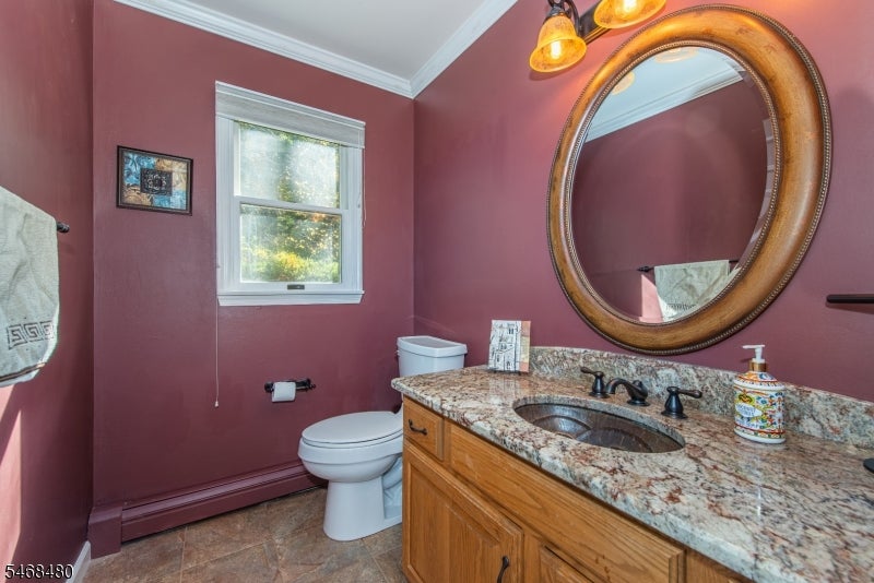 10 JAMES RD