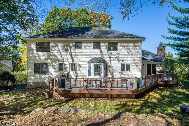10 JAMES RD