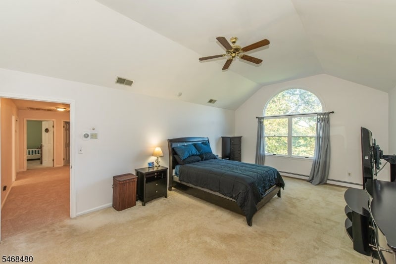 10 JAMES RD
