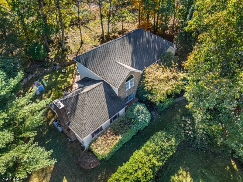 10 JAMES RD