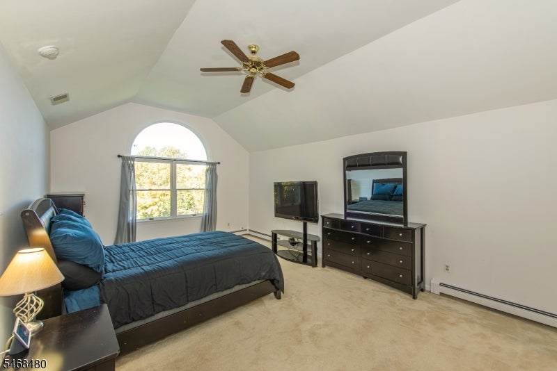 10 JAMES RD