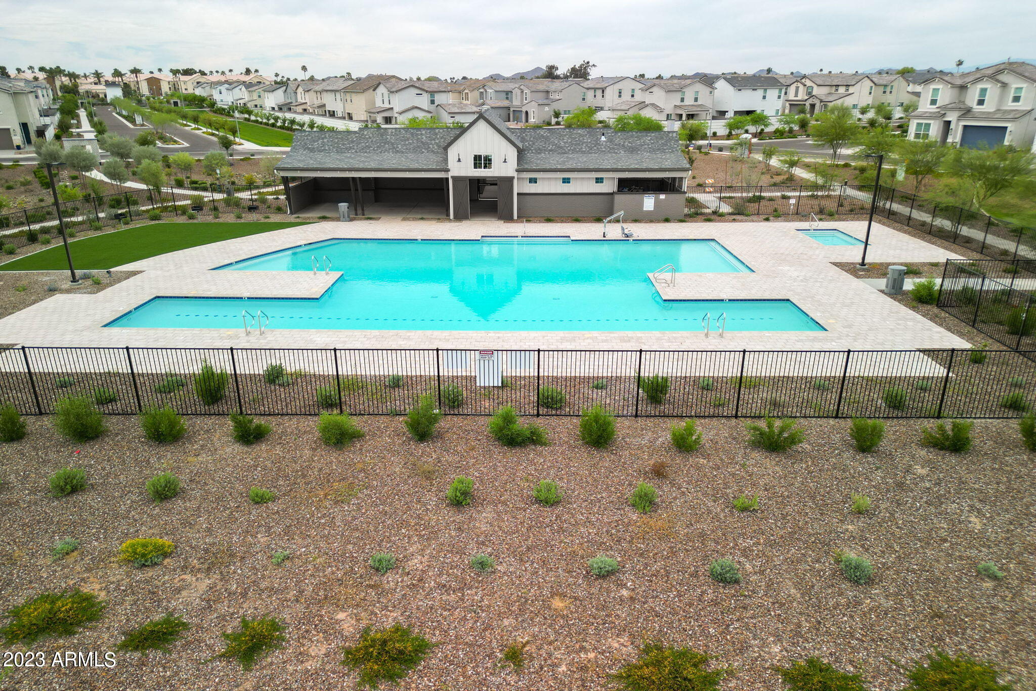 5053 E WOODRIDGE Drive
