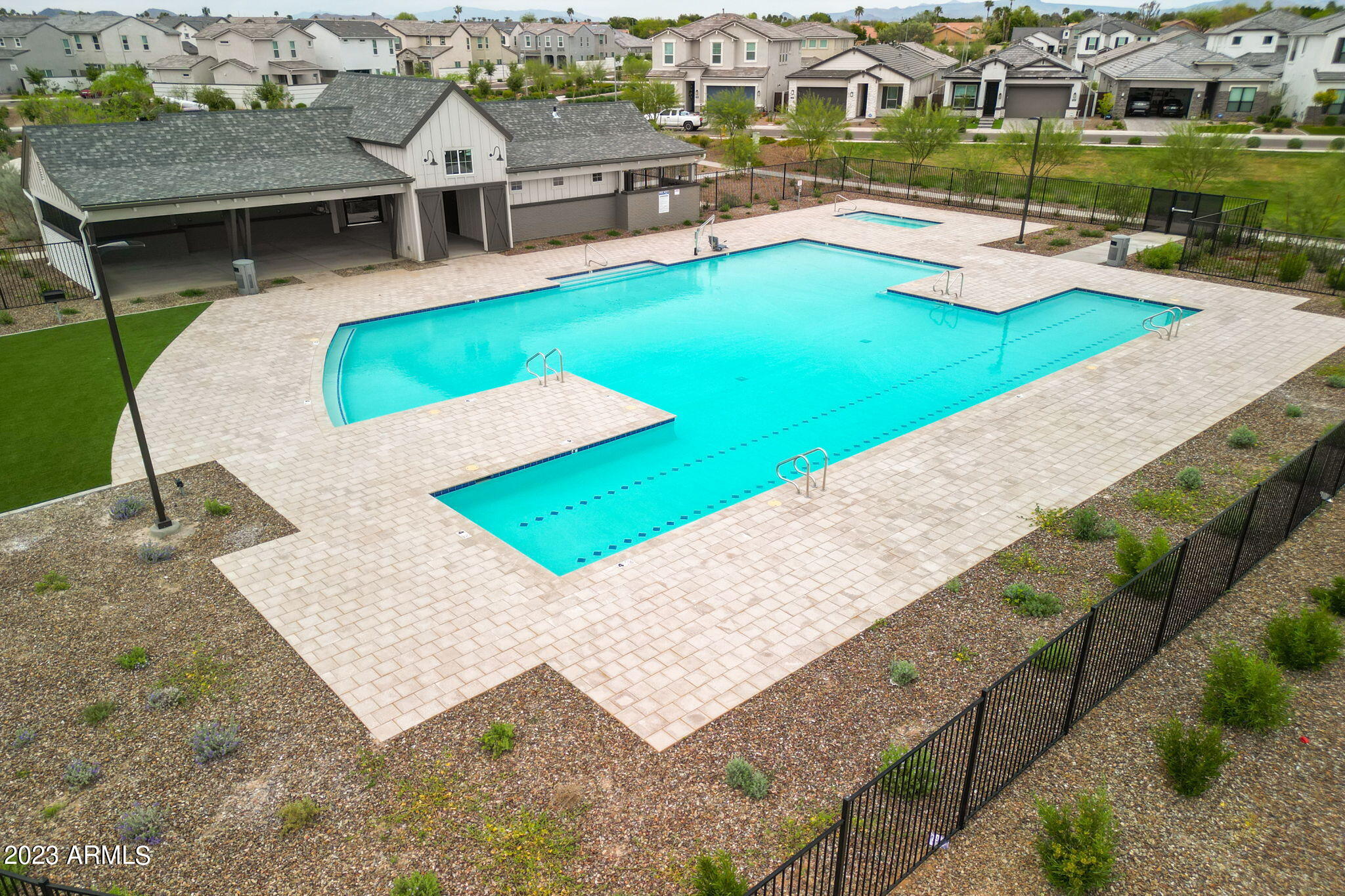 5053 E WOODRIDGE Drive