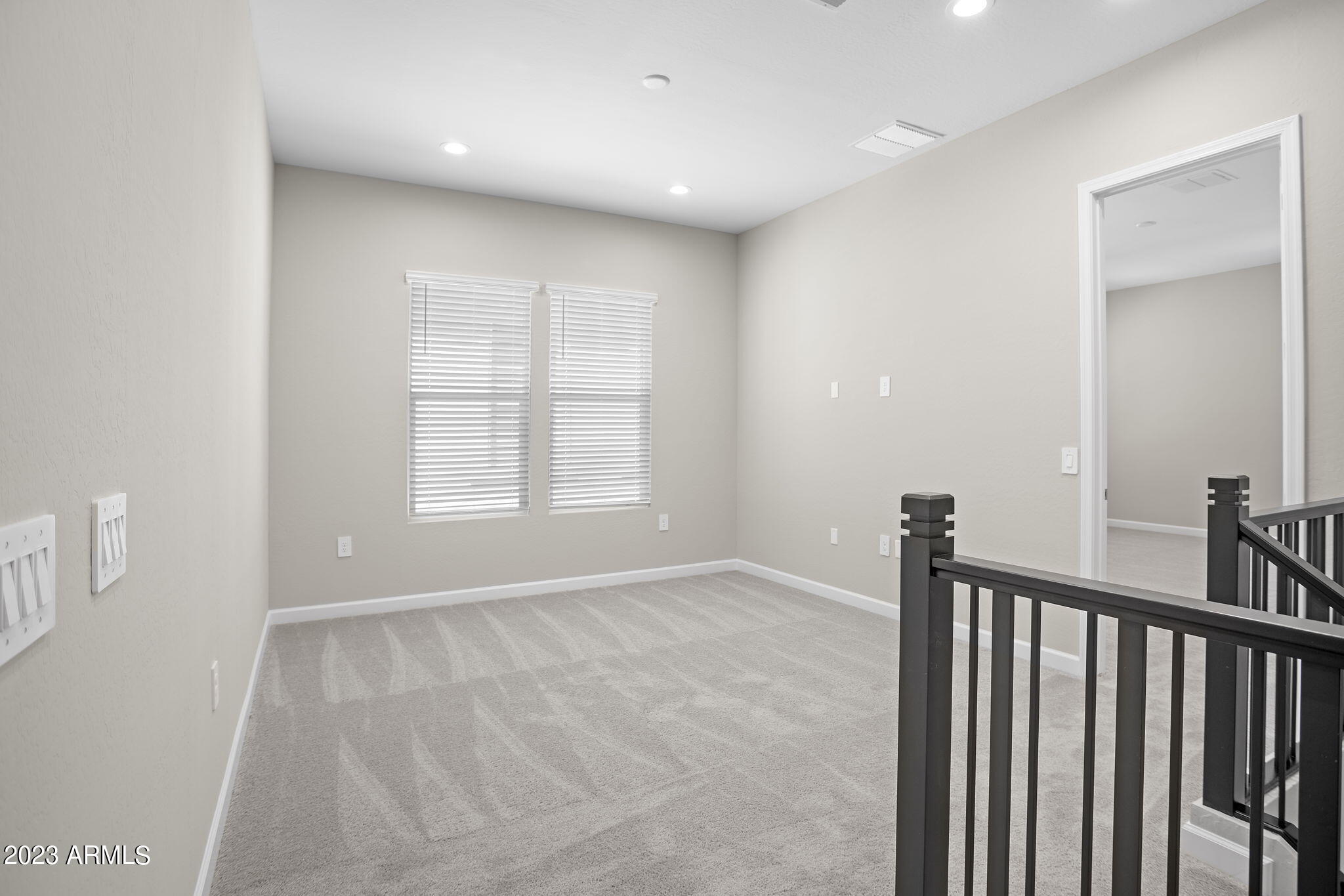 5053 E WOODRIDGE Drive